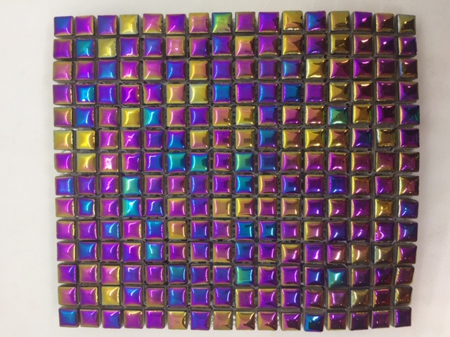 Micro Emaillée 9 x 9 mm n°44 Dichroic Multi, par 100g