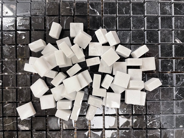 Marbre - Bianco Carrara 1,5 x 1,5 cm,Par 100g