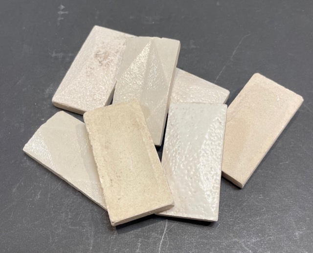 Faïence en Relief 2,5 x 5 cm, Par 100g 