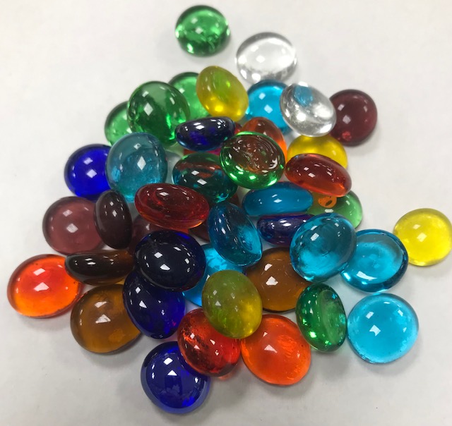 Nuggets en verre , multicolores , diamètre 13-15 mm ,par 100 g